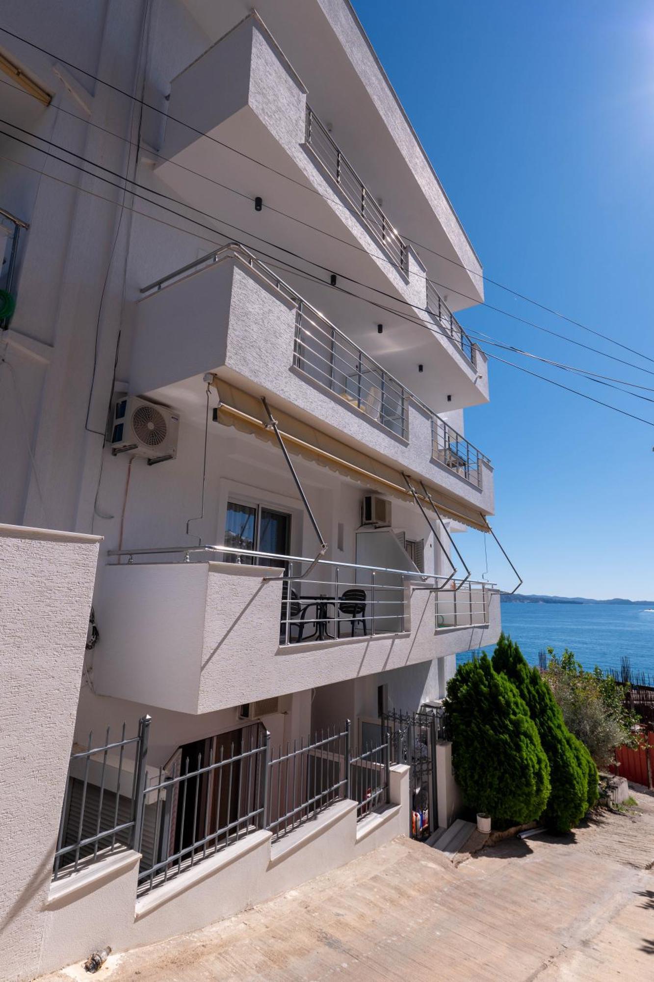 Erioni Hotel Sarande Exterior photo